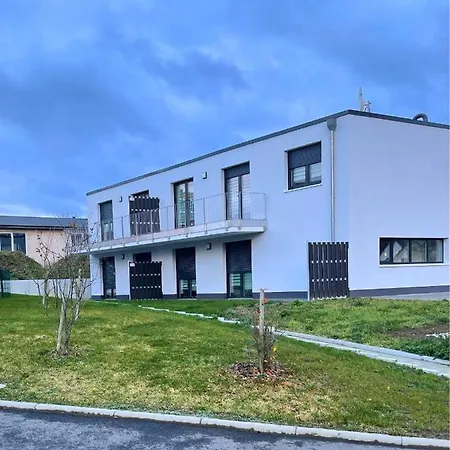 Barrierefreie In Der Naehe Der Golf- Und Freizeitanlage *