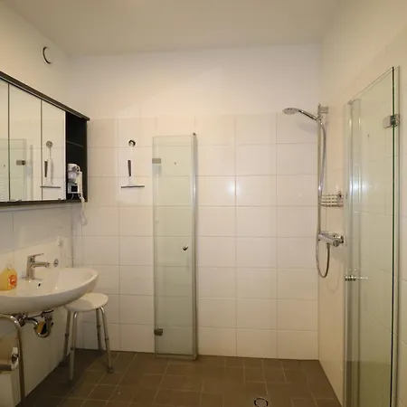 Barrierefreie In Der Naehe Der Golf- Und Freizeitanlage Apartment *